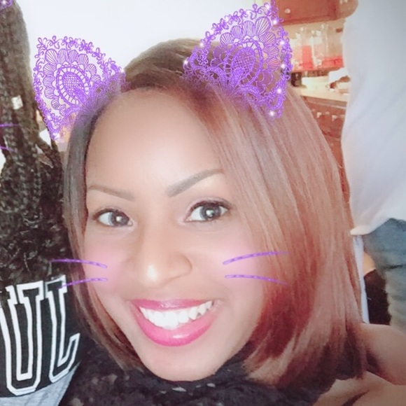 Meet your Posher, Tiffany - Picture 1 of 7